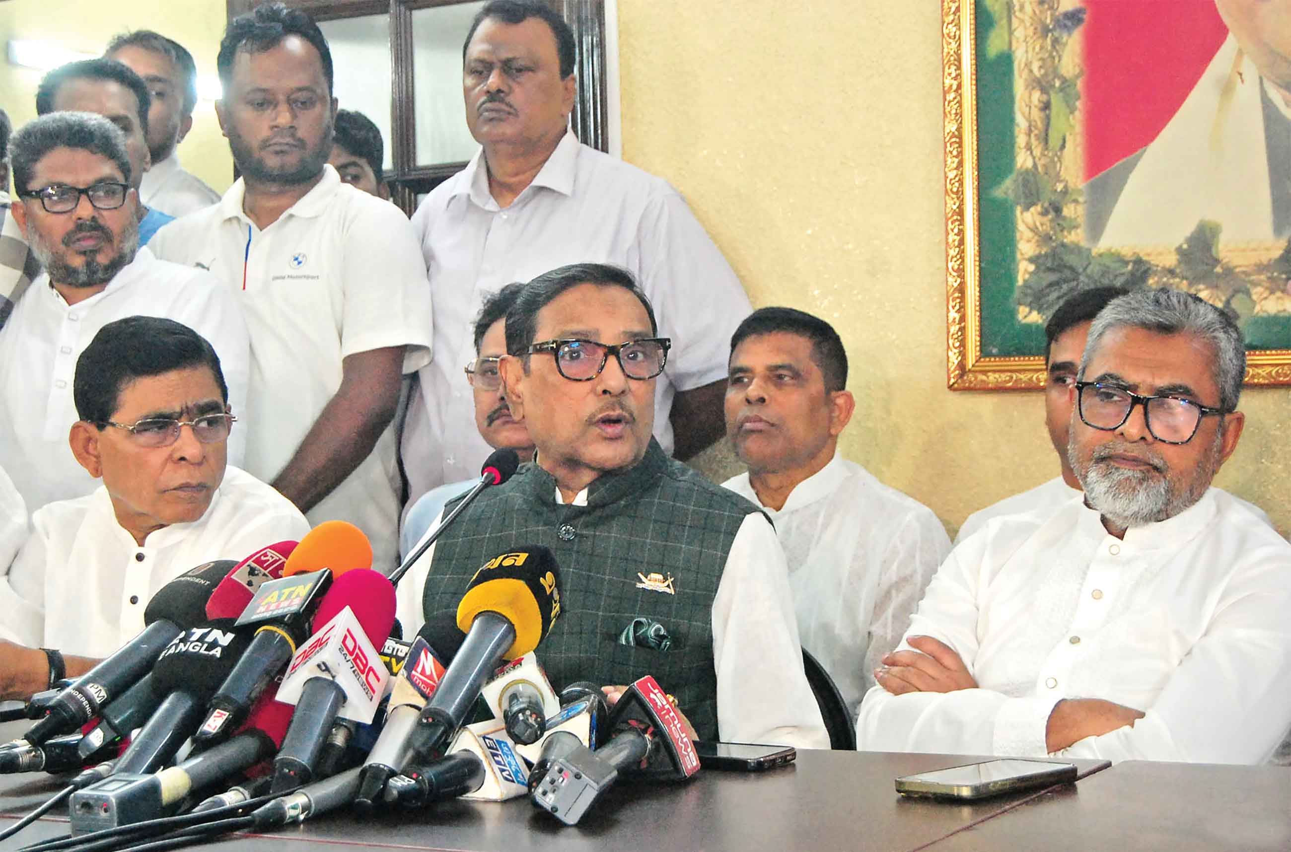 লিকু-তুষার চাকরিচু্যত :'কর্তব্য পালনে বিচু্যতি থাকতে পারে'