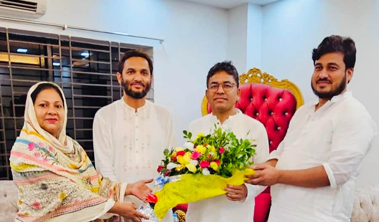 দেবিদ্বারে বিপুল ভোটে বিজয়ী যুবলীগ নেতা মামুনুর রশিদ   