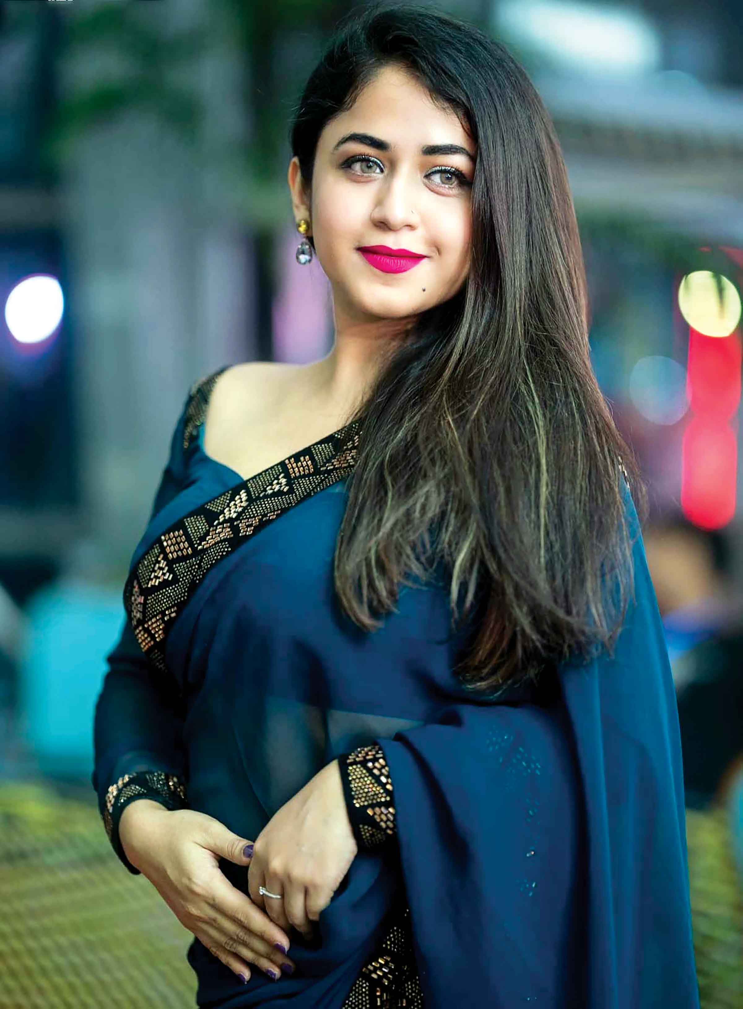 কল না দেওয়ার অনুরোধ ফারিয়া শাহরিনের