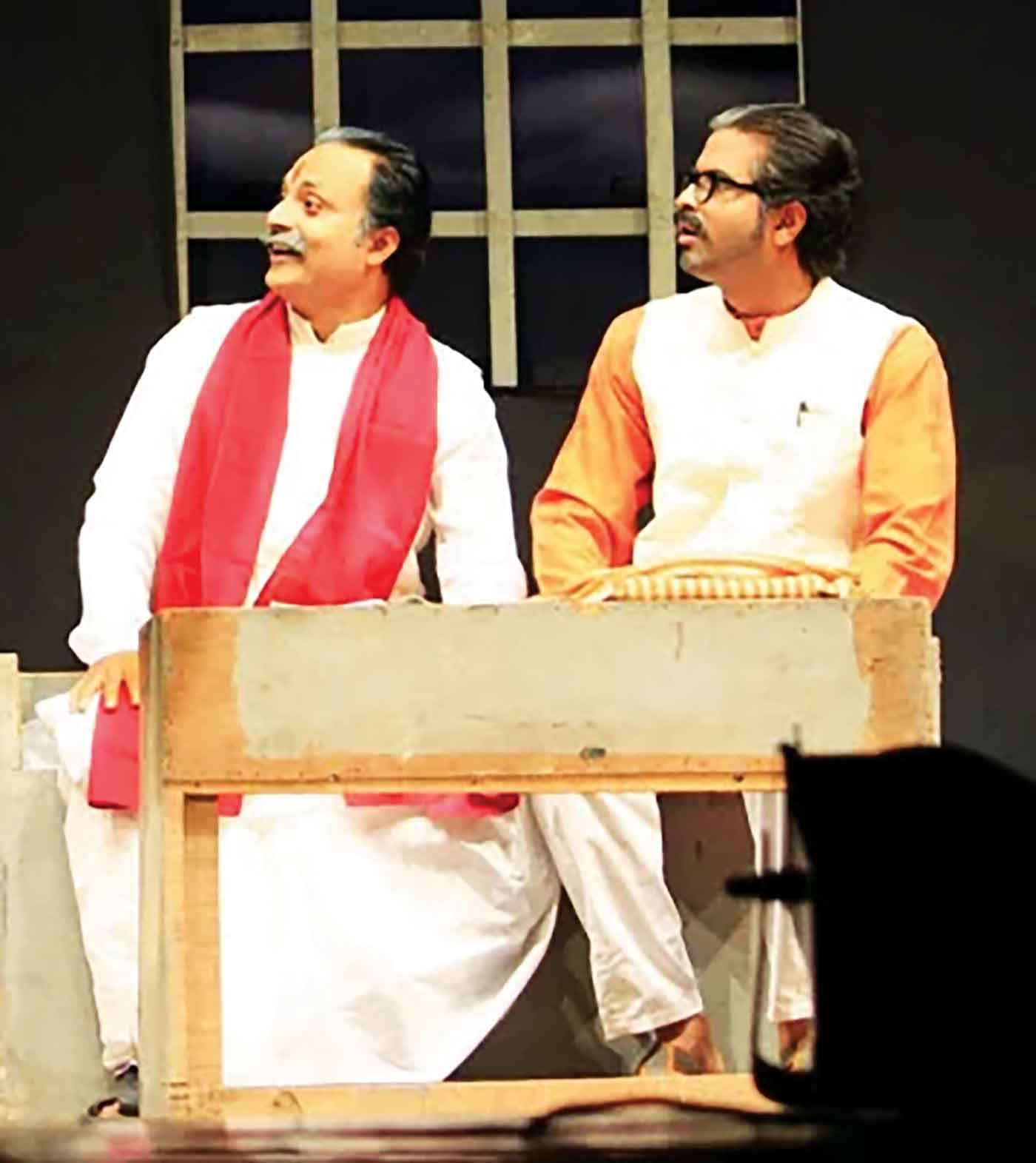 নতুন আঙ্গিকে এথিক নাট্যদলের 'হাঁড়ি ফাটিবে'