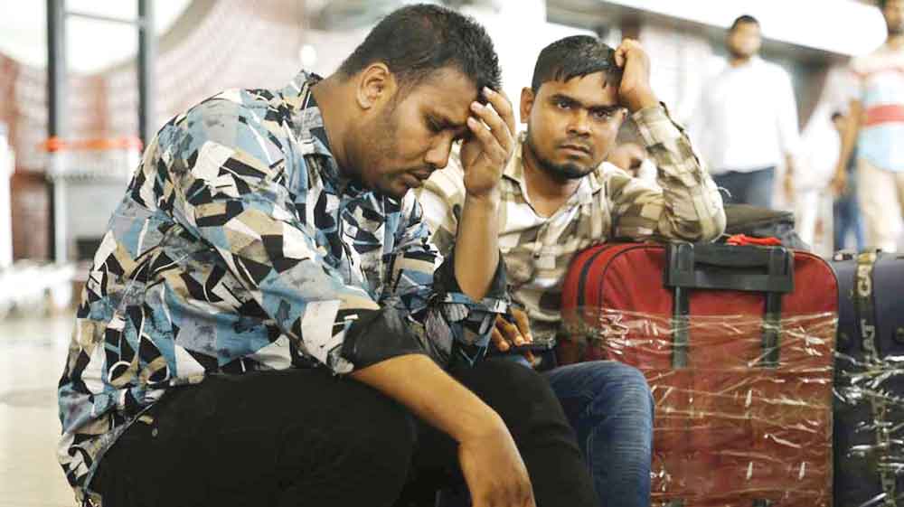 অন্তরালে সক্রিয় মূল হোতারা