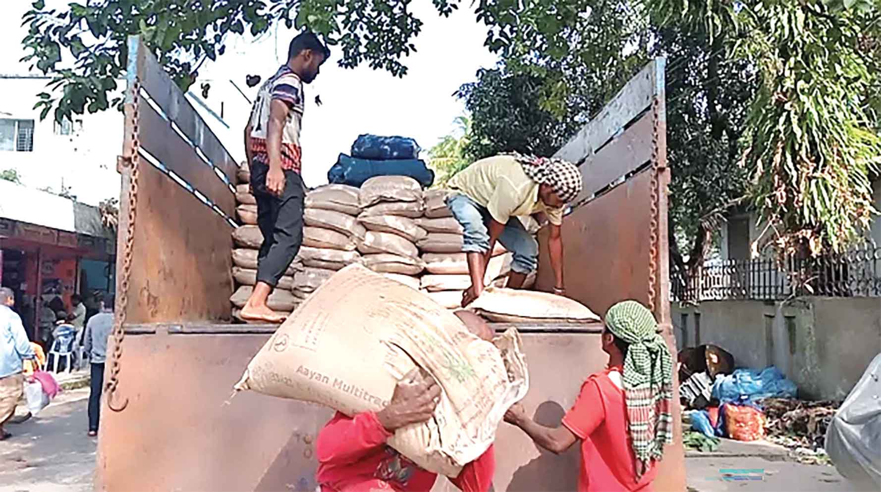 চোরাই চিনিতে ৪ হাজার কোটি টাকা রাজস্ব হারাবে সরকার