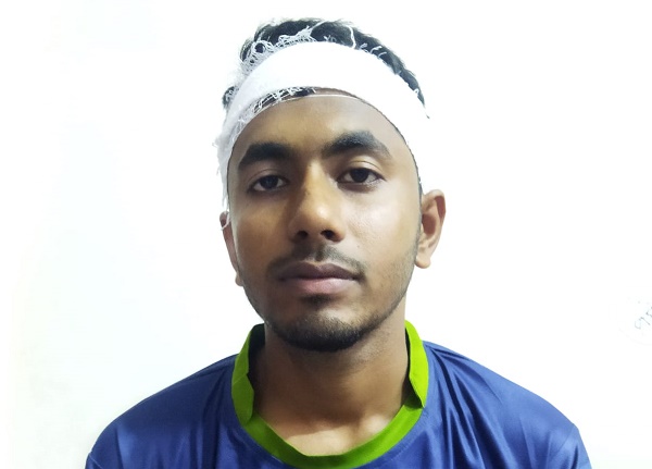 জুনিয়রের মাথা ফাটানোর অভিযোগ সিনিয়রের বিরুদ্ধে