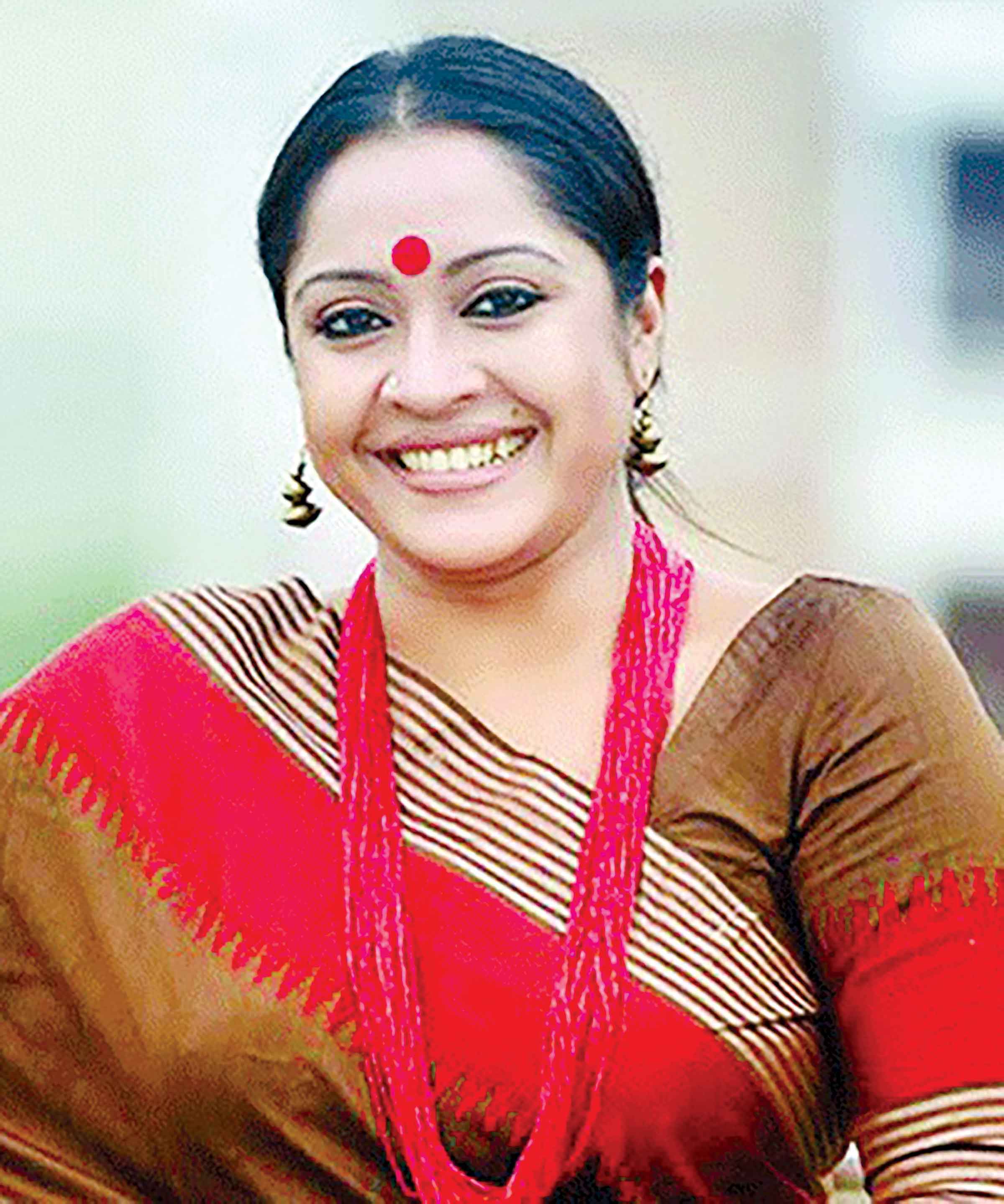 পিএইচ.ডি ডিগ্রি নিলেন চুমকী