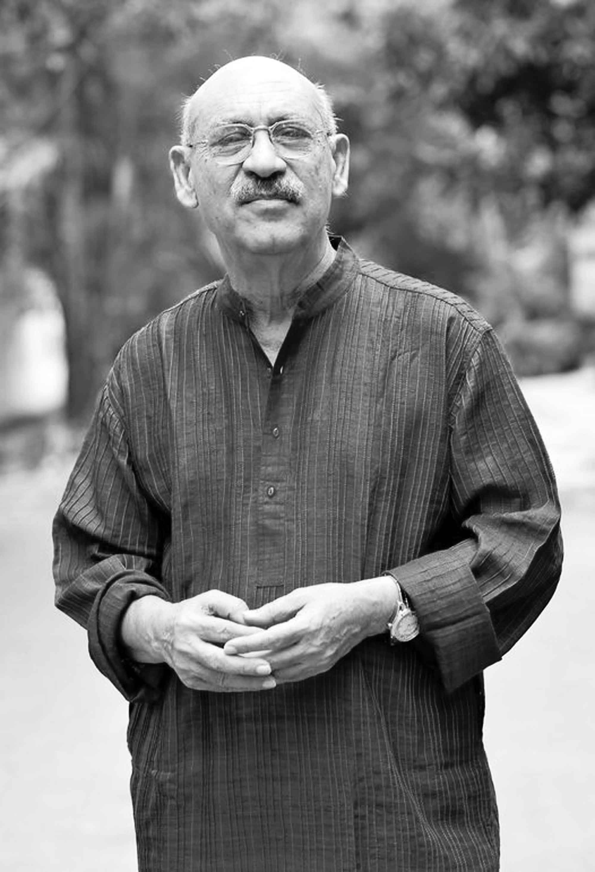 নায়করাজ রাজ্জাক সম্মাননা পেলেন আবুল হায়াত