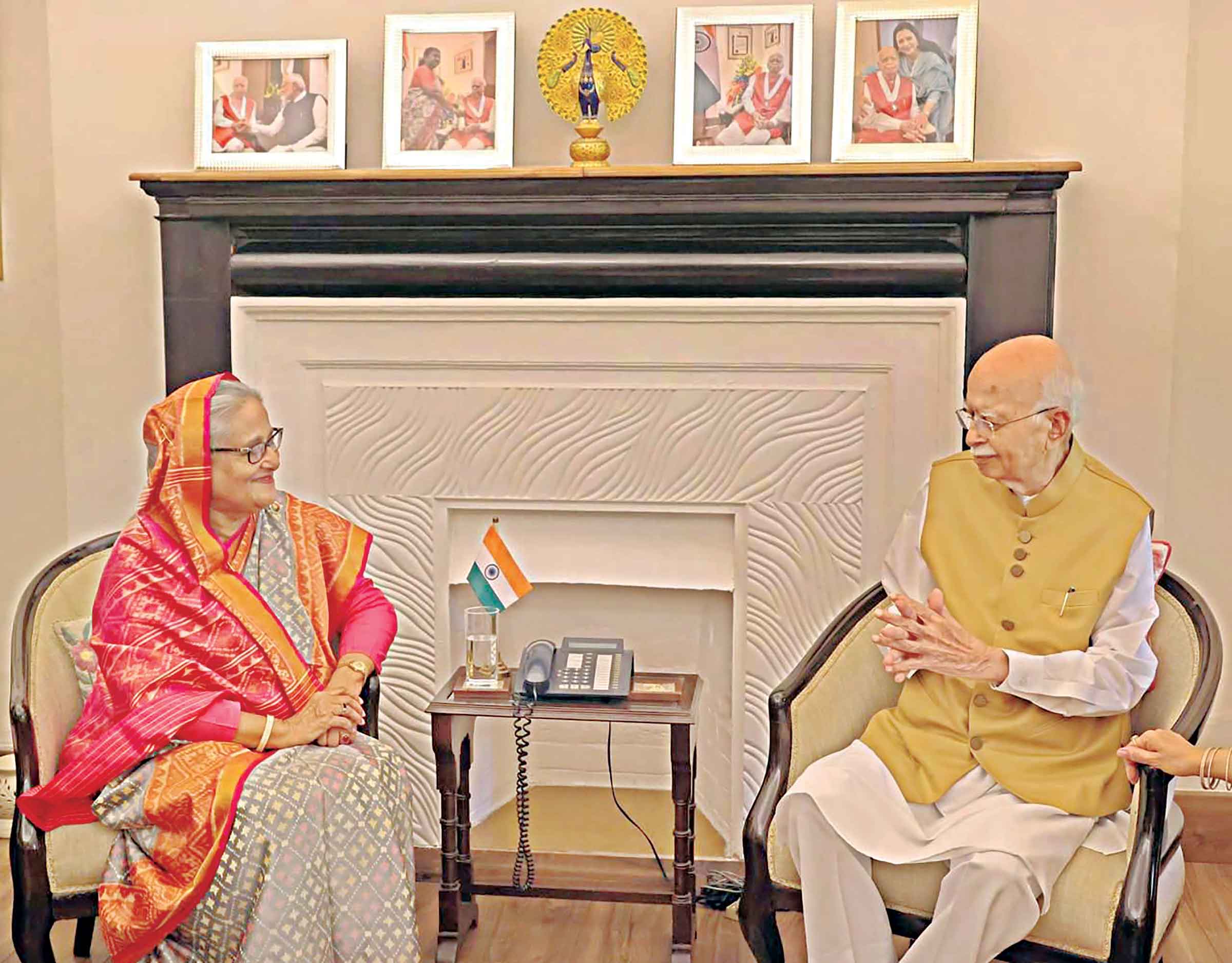 বিজেপির প্রবীণ নেতা এলকে আদভানির সঙ্গে শেখ হাসিনার সাক্ষাৎ