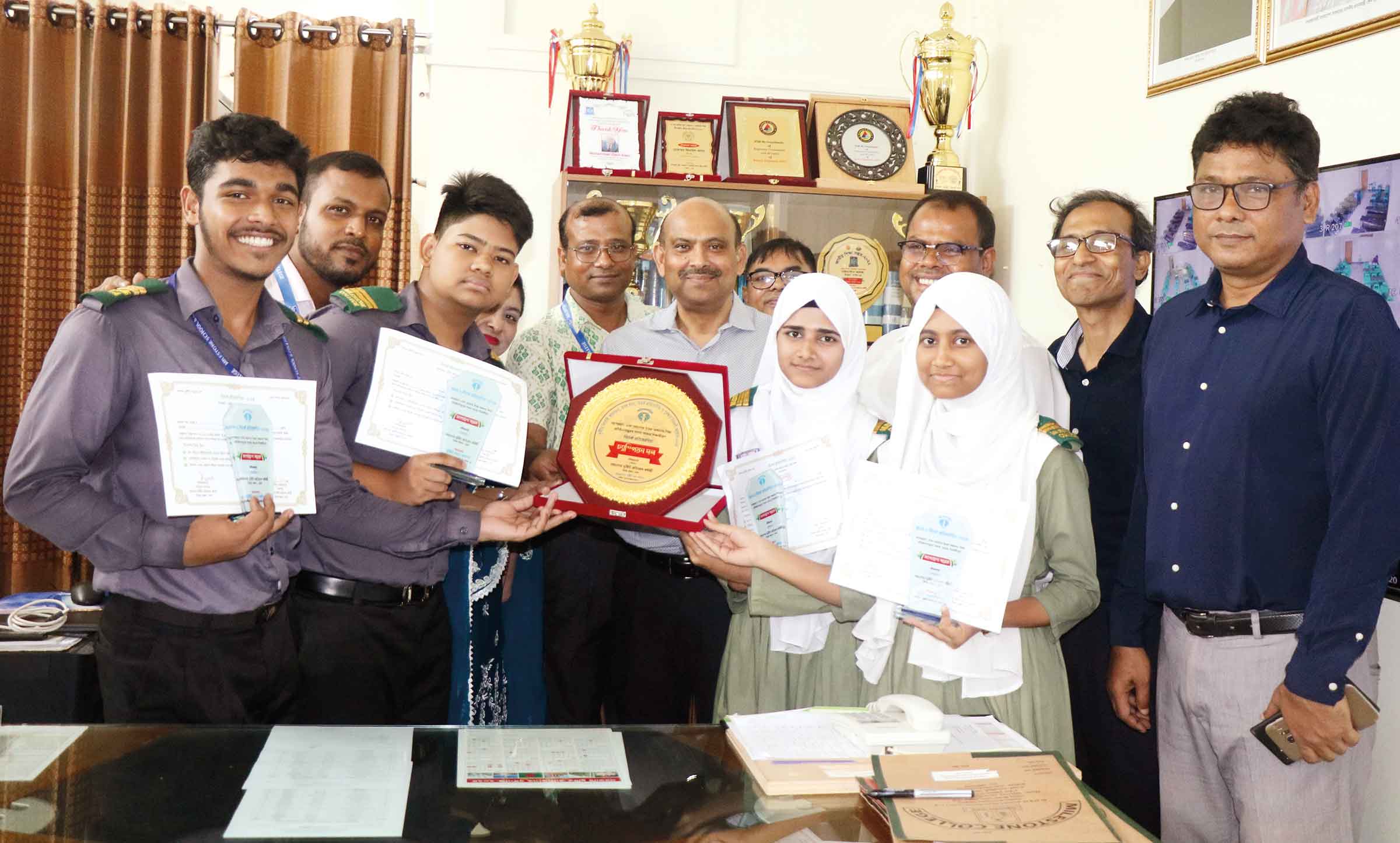 দুর্নীতিবিরোধী বিতর্ক প্রতিযোগিতায় চ্যাম্পিয়ন মাইলস্টোন কলেজ