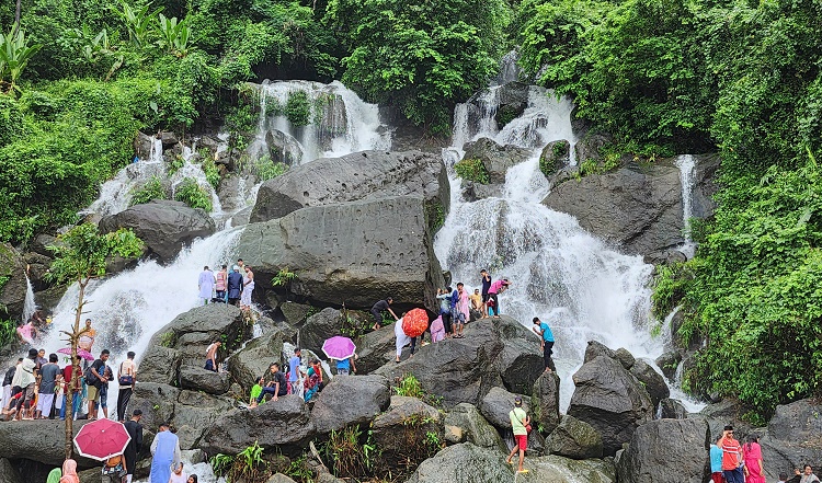 ঈদের ছুটিতে পর্যটক বরণে প্রস্তুত গোয়াইনঘাট