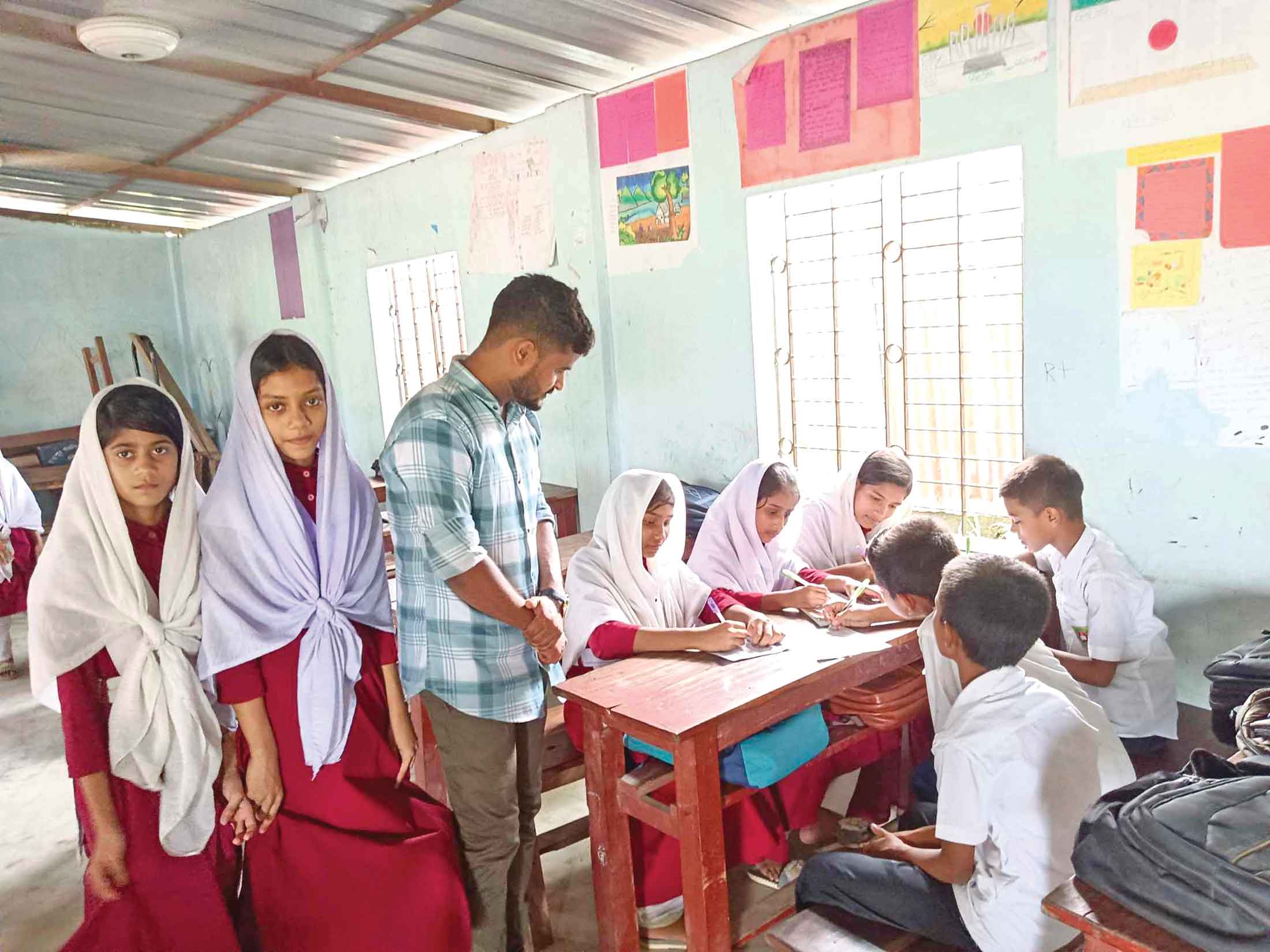 ফটিকছড়িতে মেধাবৃত্তি পরীক্ষায় রেজিস্ট্রেশন চলছে