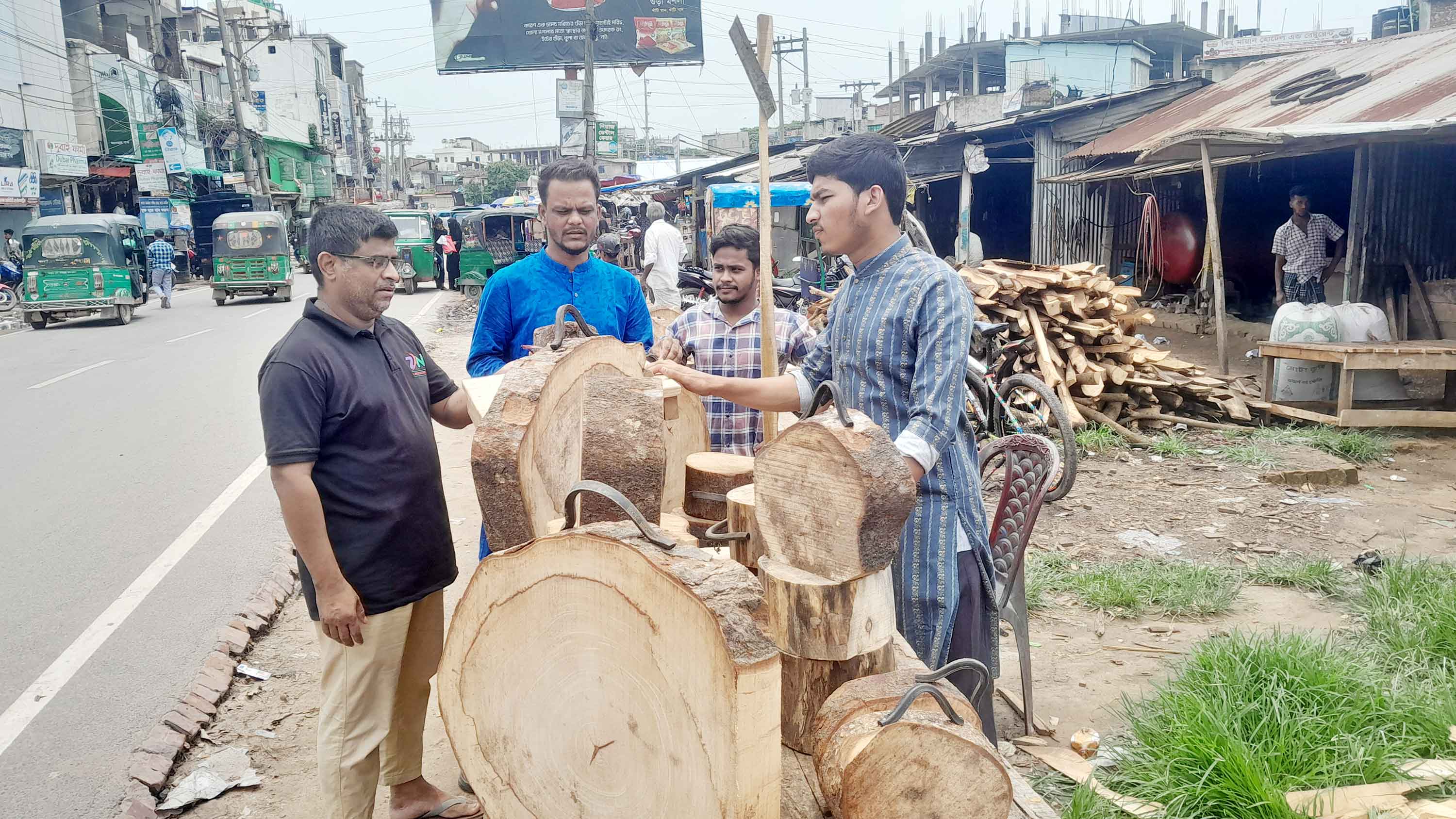 ঈদুল আজহায় কদর বেড়েছে গাছের খাটিয়ার