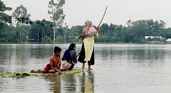 ধর্মপাশা-মধ্যনগরে বন্যা পরিস্থিতির অবনতিতে সড়ক 