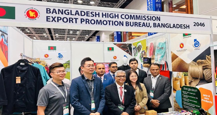 মালয়েশিয়ায় গিফটস ফেয়ারে বাংলাদেশি স্টলে উপচেপড়া ভিড়