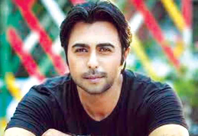 নিজের অচলায়তন ভাঙলেন অপূর্ব