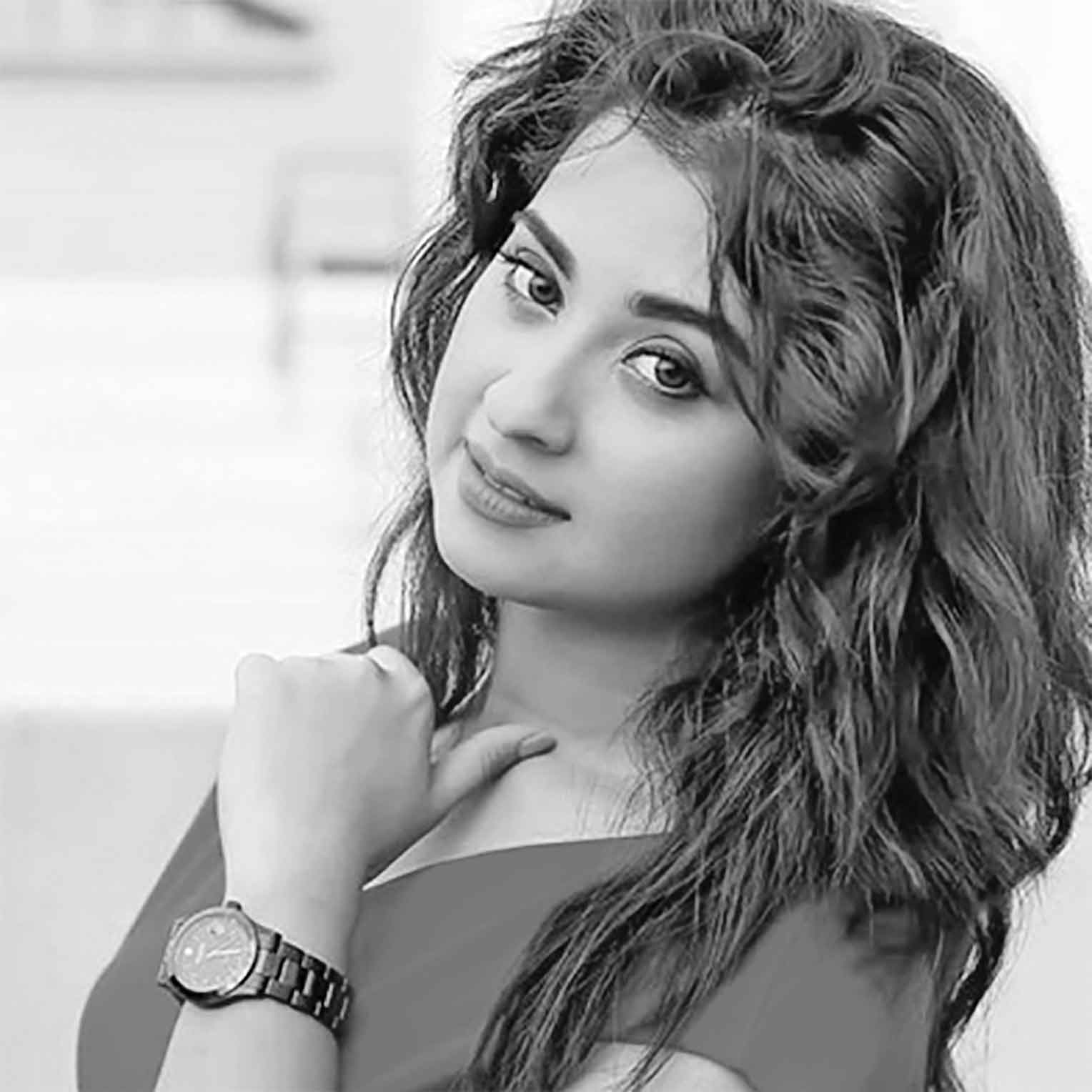 কিছুক্ষণের জন্য হলেও শাকিব হতে চাই : বুবলী