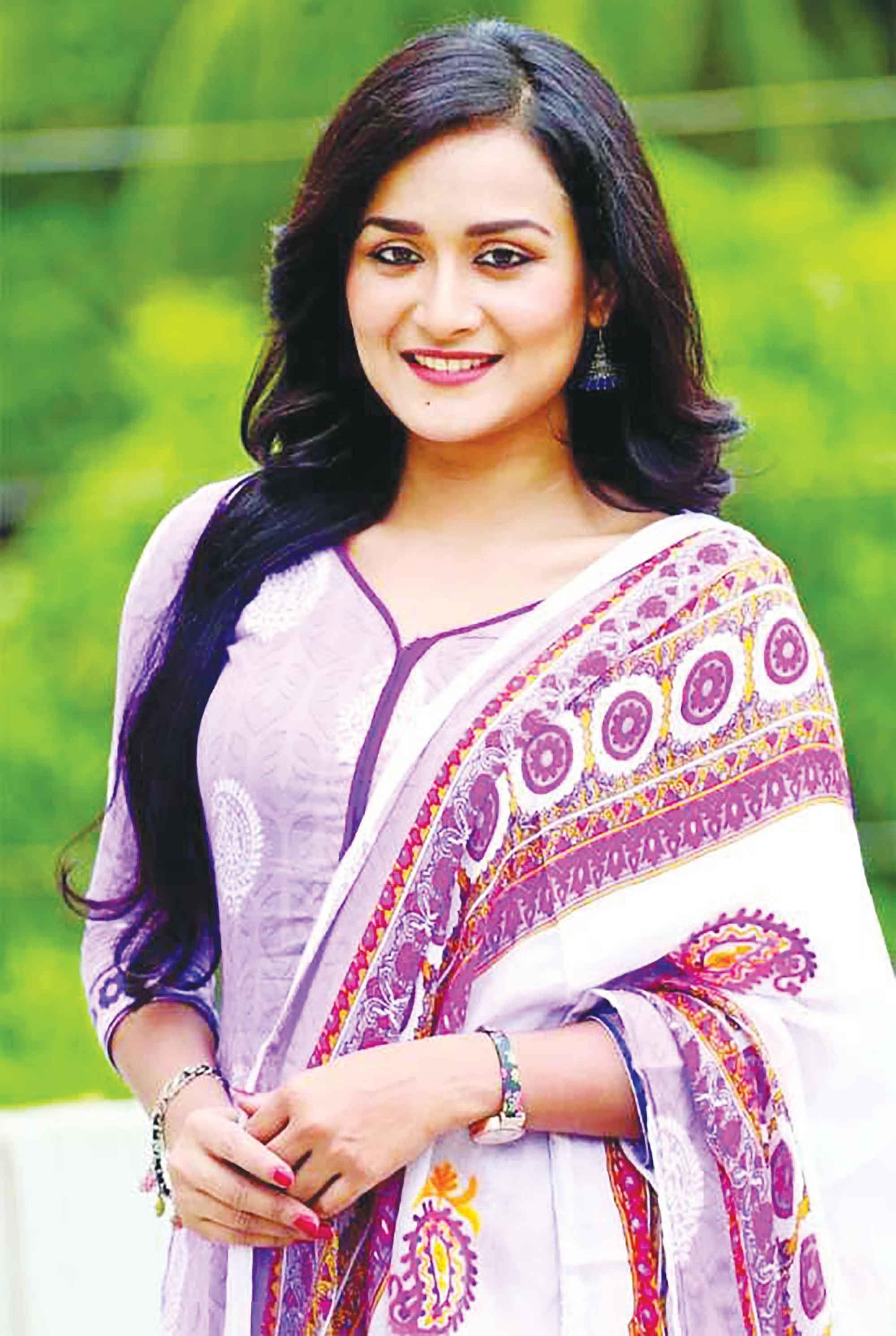 বিয়ে করলেন অভিনেত্রী নাদিয়া