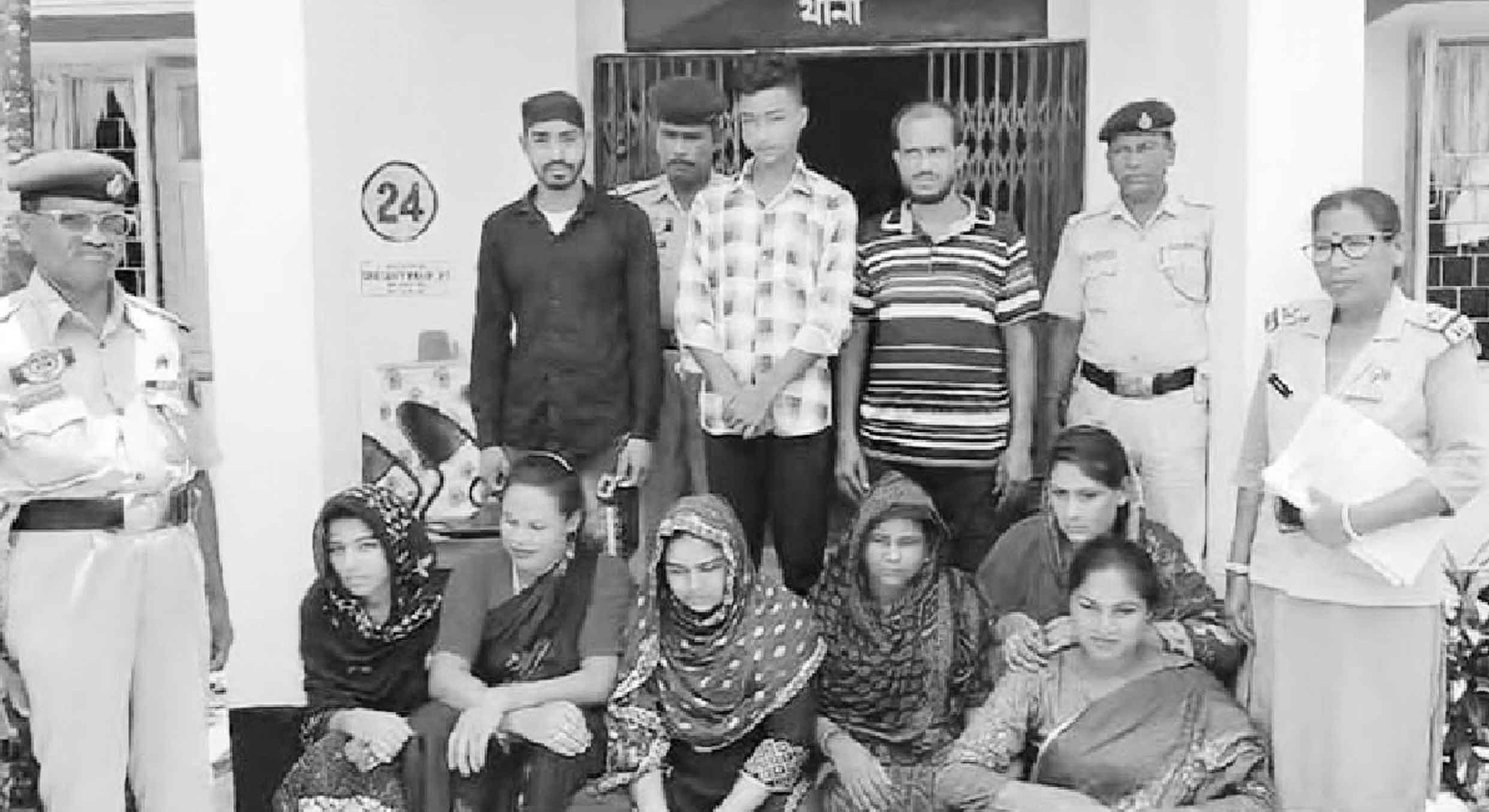 আগরতলা রেলস্টেশনে ৯ বাংলাদেশি গ্রেপ্তার