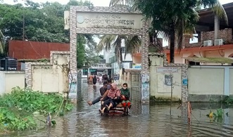 পানিতে নিমজ্জিত কুলাউড়া হাসপাতালের রাস্তা, সেবা ব্যাহত