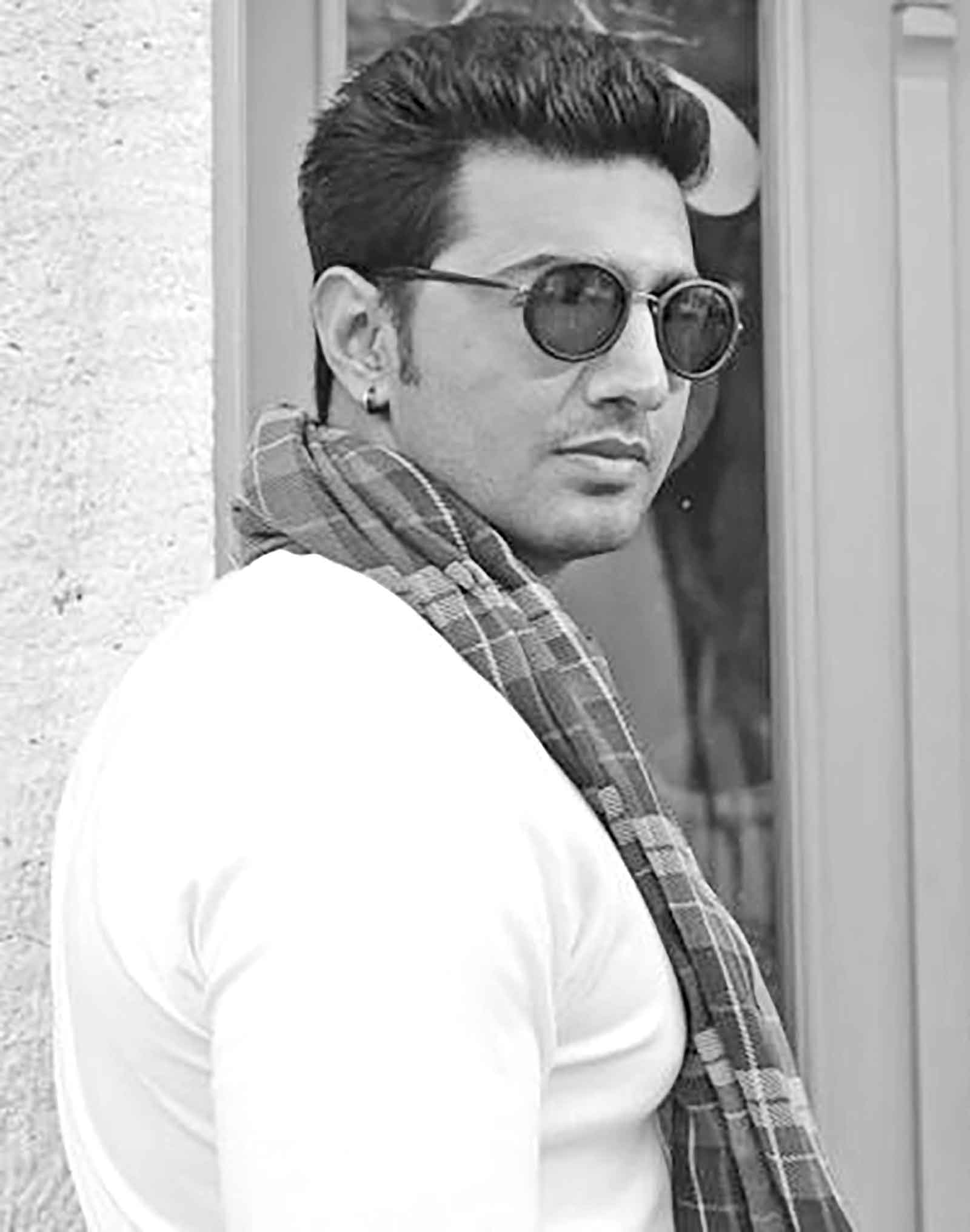 'খাদান' সিনেমায় নতুনভাবে ফিরছেন দেব