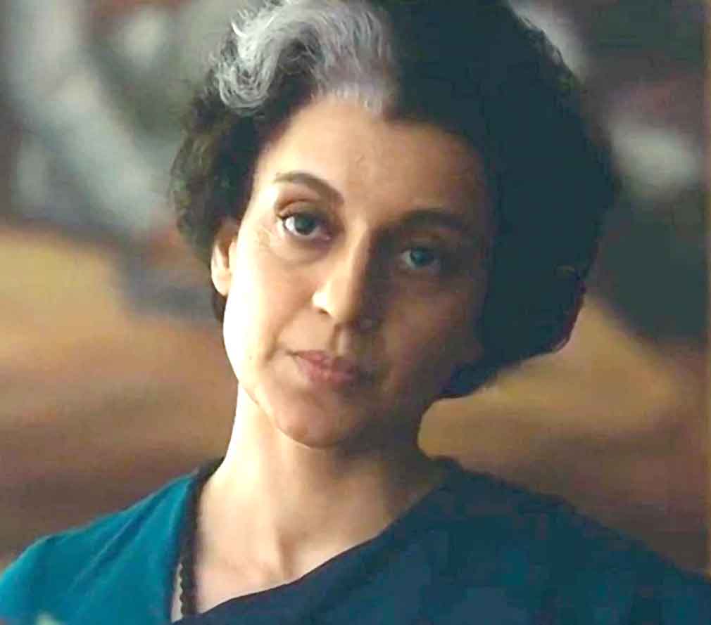 ইন্দিরা গান্ধীর লুকে মুগ্ধ করলেন কঙ্গনা