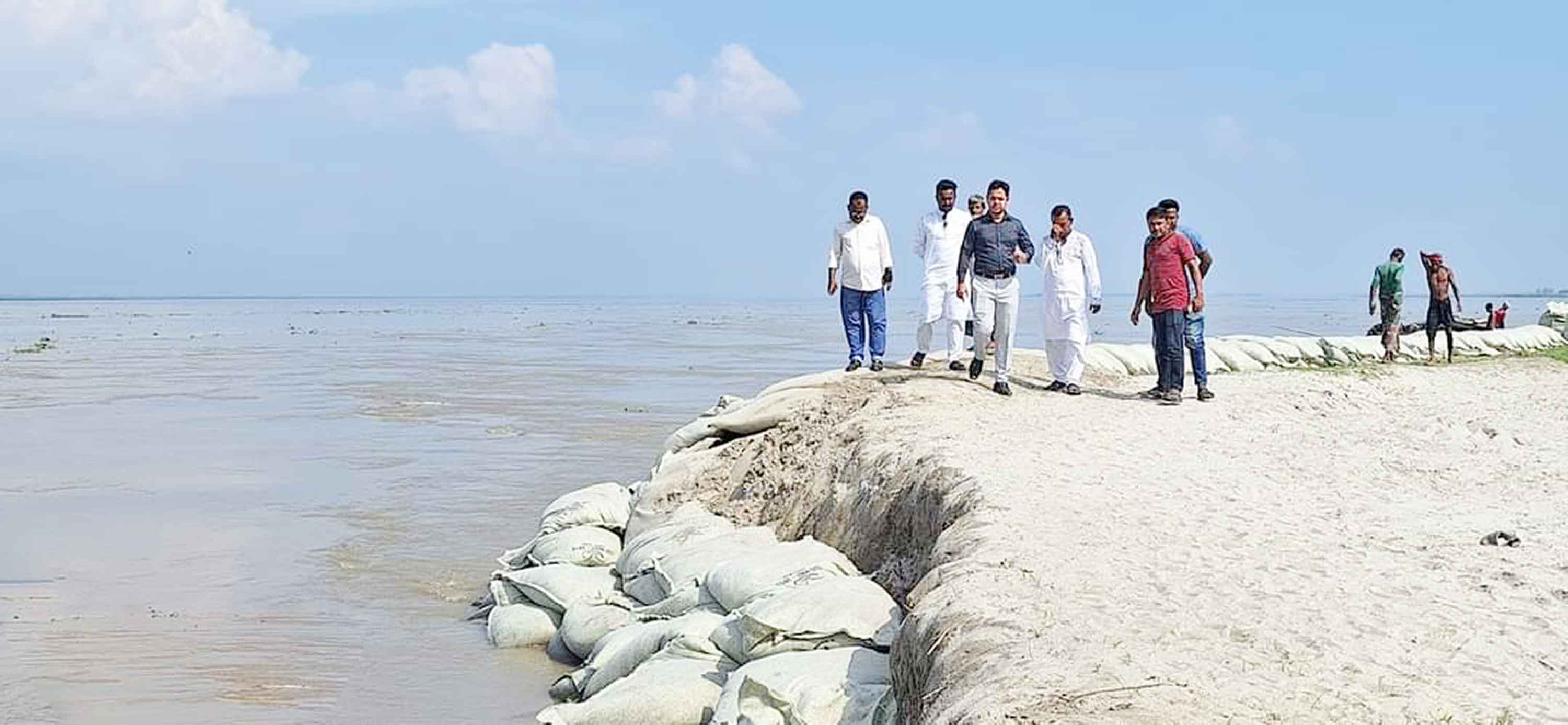 যমুনা নদীর পানি কমায় ভাঙন বেড়েছে