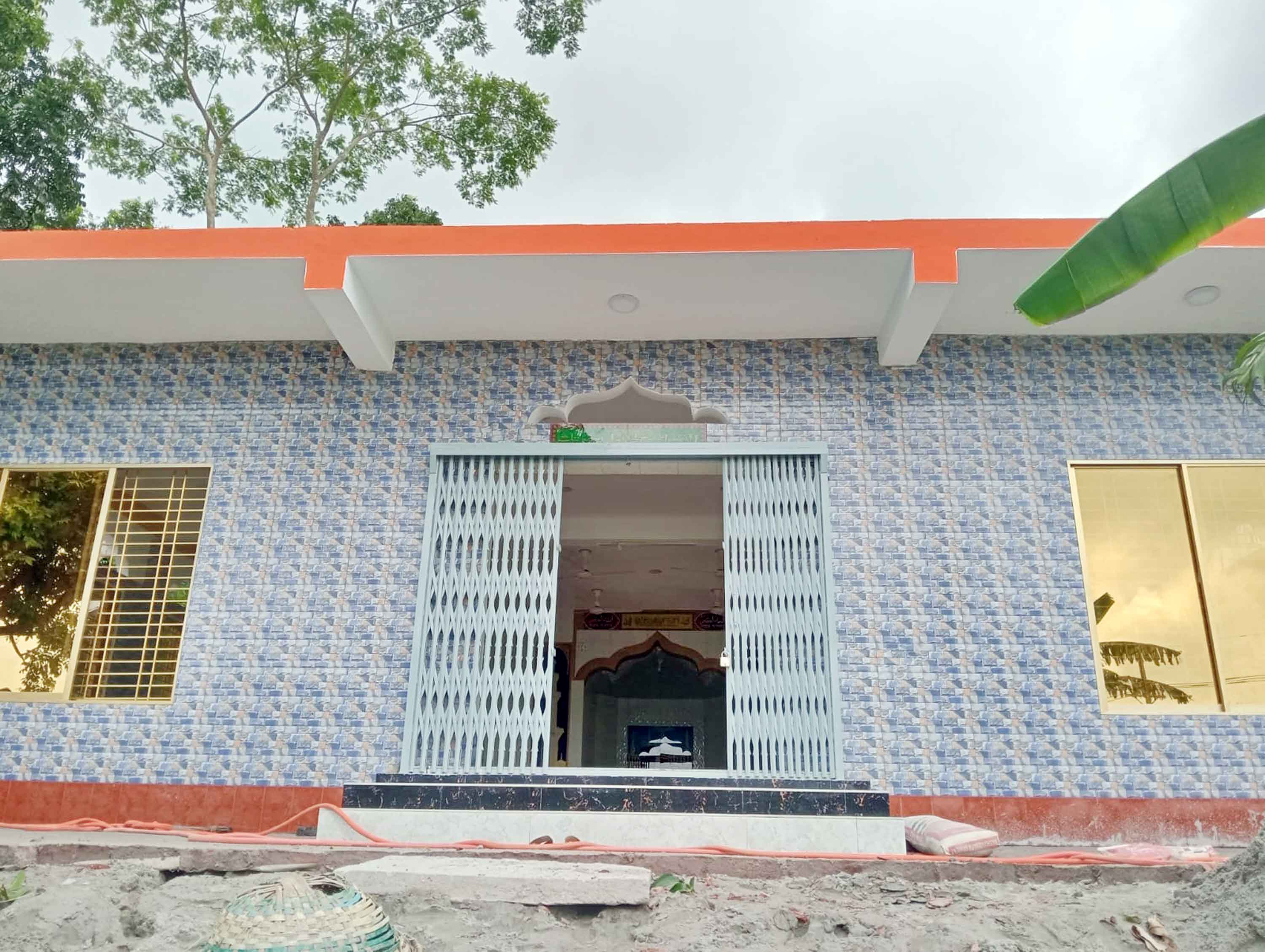 মাদারীপুর জেলা কারাগারে নির্মিত হলো সুদৃশ্য জামে মসজিদ