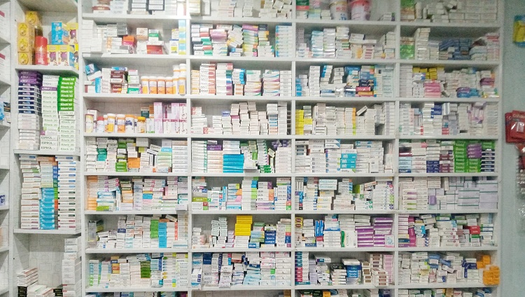 দেশে প্রতিদিন গড়ে ২২০ ফার্মেসির অনুমোদন 
