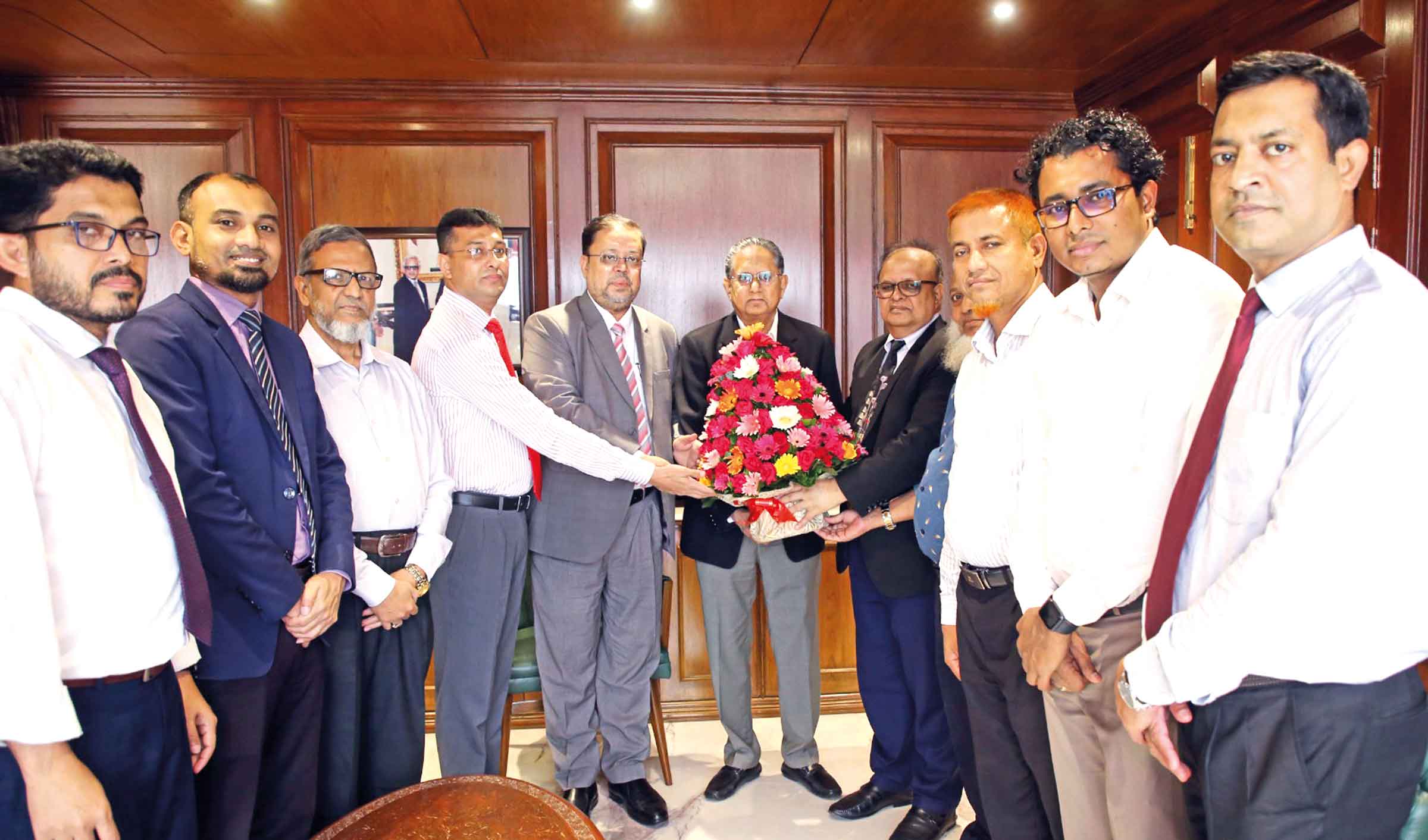 পূবালী ব্যাংকের চেয়ারম্যানকে অভিনন্দন