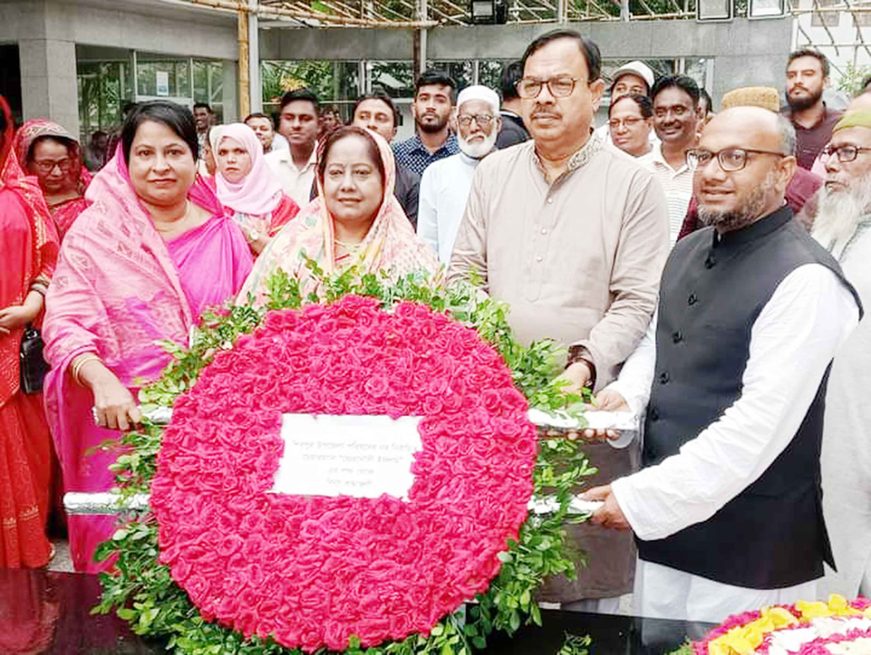 শপথ গ্রহণ করলেন শিবপুর উপজেলা চেয়ারম্যান ফেরদৌসী