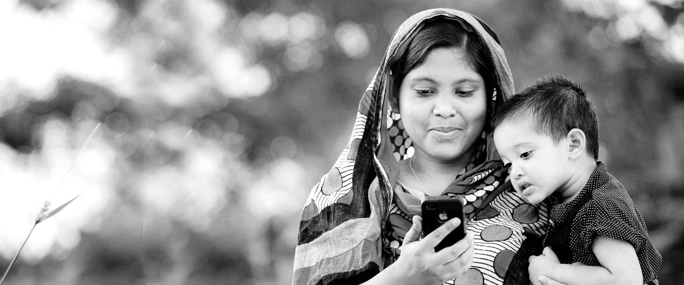 নারীকে তার নিজের মতো থাকতে দিন