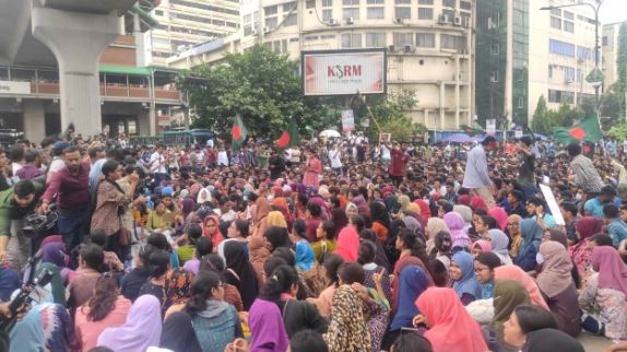 শাহবাগ মোড় ছাড়লেন শিক্ষার্থীরা