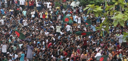 ফের কোটা বাতিলের দাবিতে আন্দোলনে শিক্ষার্থীরা