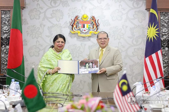 বাংলাদেশের স্পীকারের সাথে মালয়েশিয়ার স্পীকারের দ্বিপাক্ষিক বৈঠক অনুষ্ঠিত 