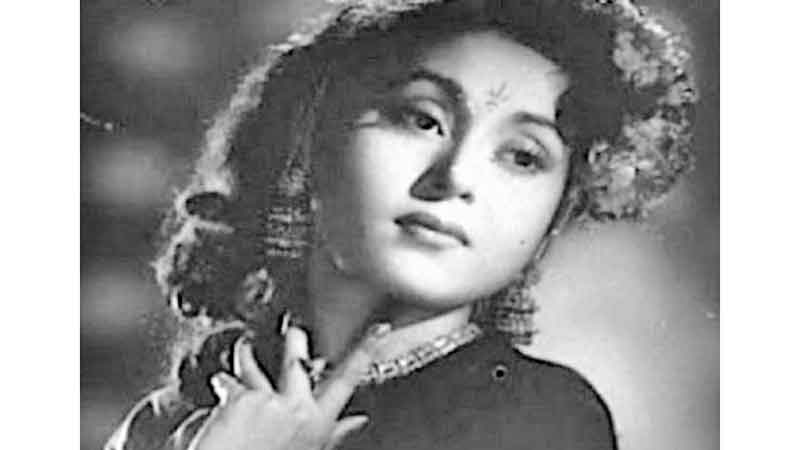 শত বছরে চলে গেলেন অভিনেত্রী স্মৃতি বিশ্বাস