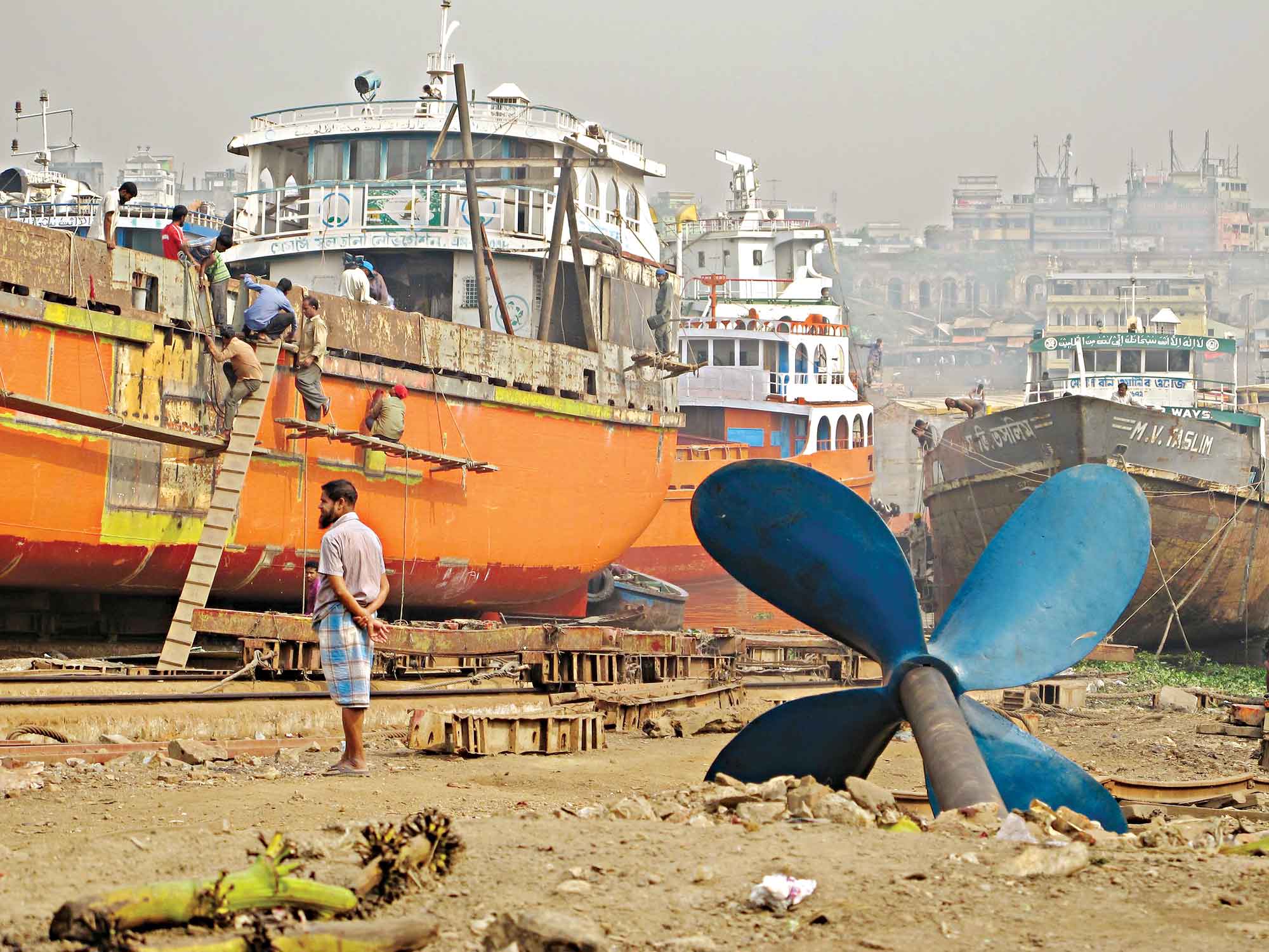 বুড়িগঙ্গার তীর দখল করে প্রভাবশালীদের ২৭ ডকইয়ার্ড!