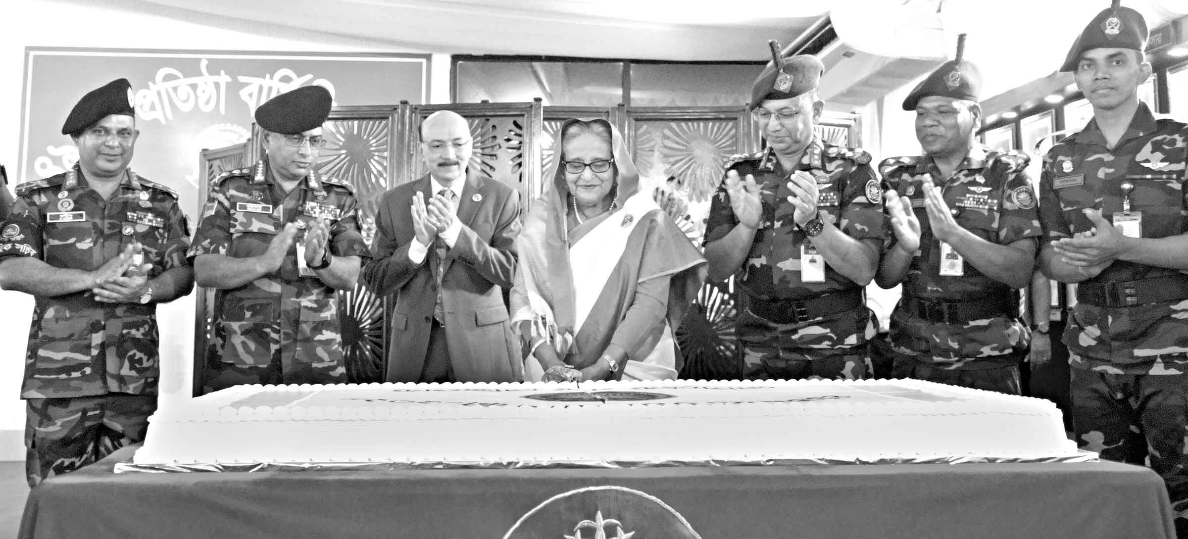 প্রেসিডেন্ট গার্ড রেজিমেন্টের প্রতিষ্ঠাবার্ষিকী পালিত