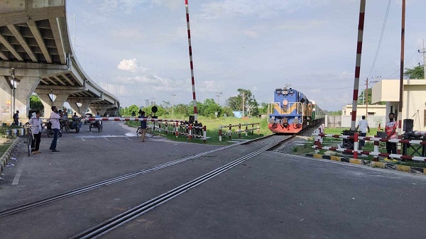 কোটা আন্দোলন : প্রথমবার ঢাকা-রাজশাহী রেল পথ অবরোধ