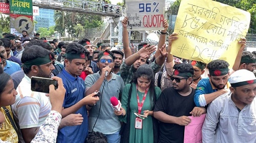 ঝুলন্ত সিদ্ধান্ত মানছি না : আন্দোলনের ঘোষণা শিক্ষার্থীদের