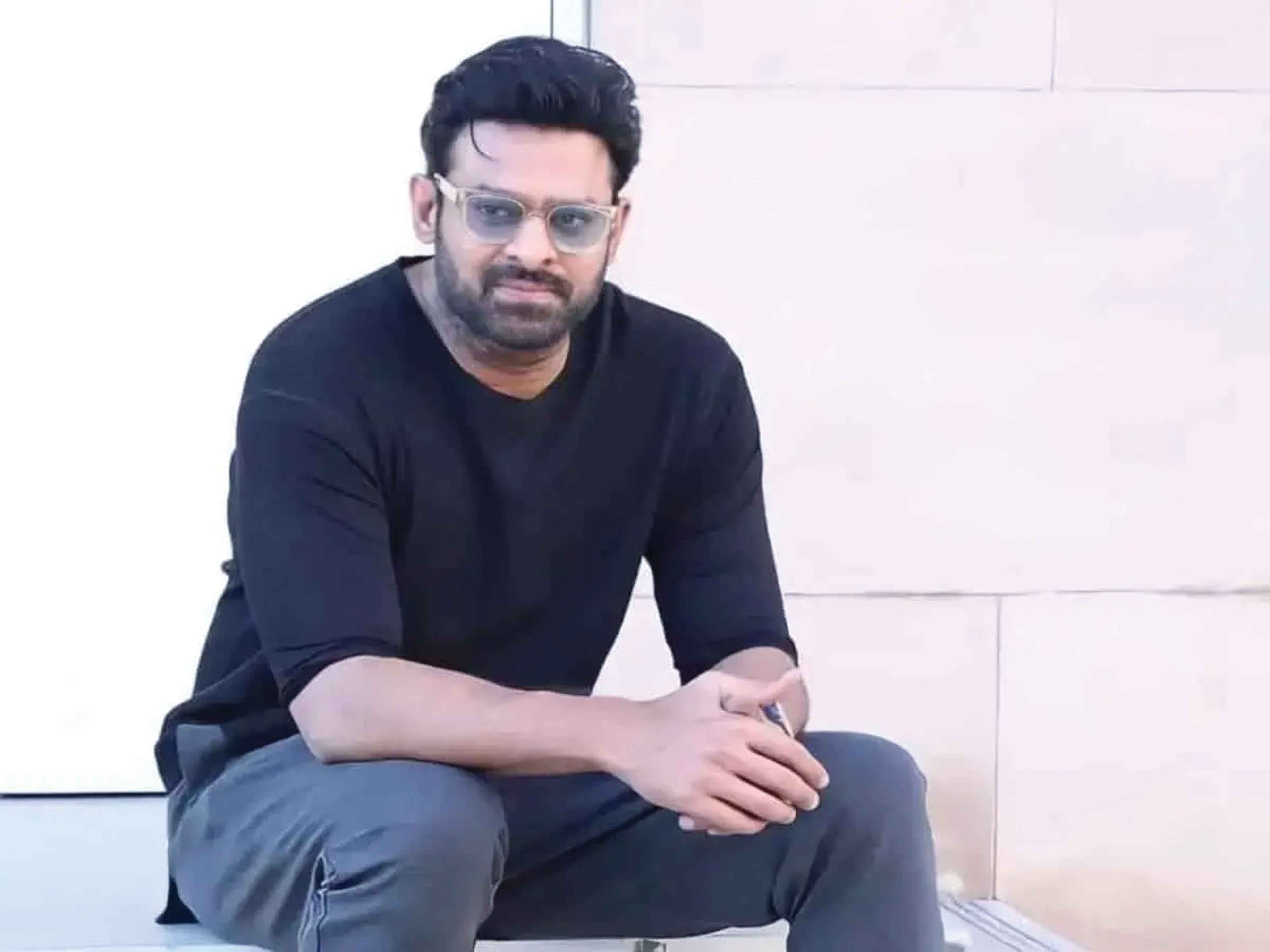 দক্ষিণী ছবির জনপ্রিয় মুখ প্রভাস