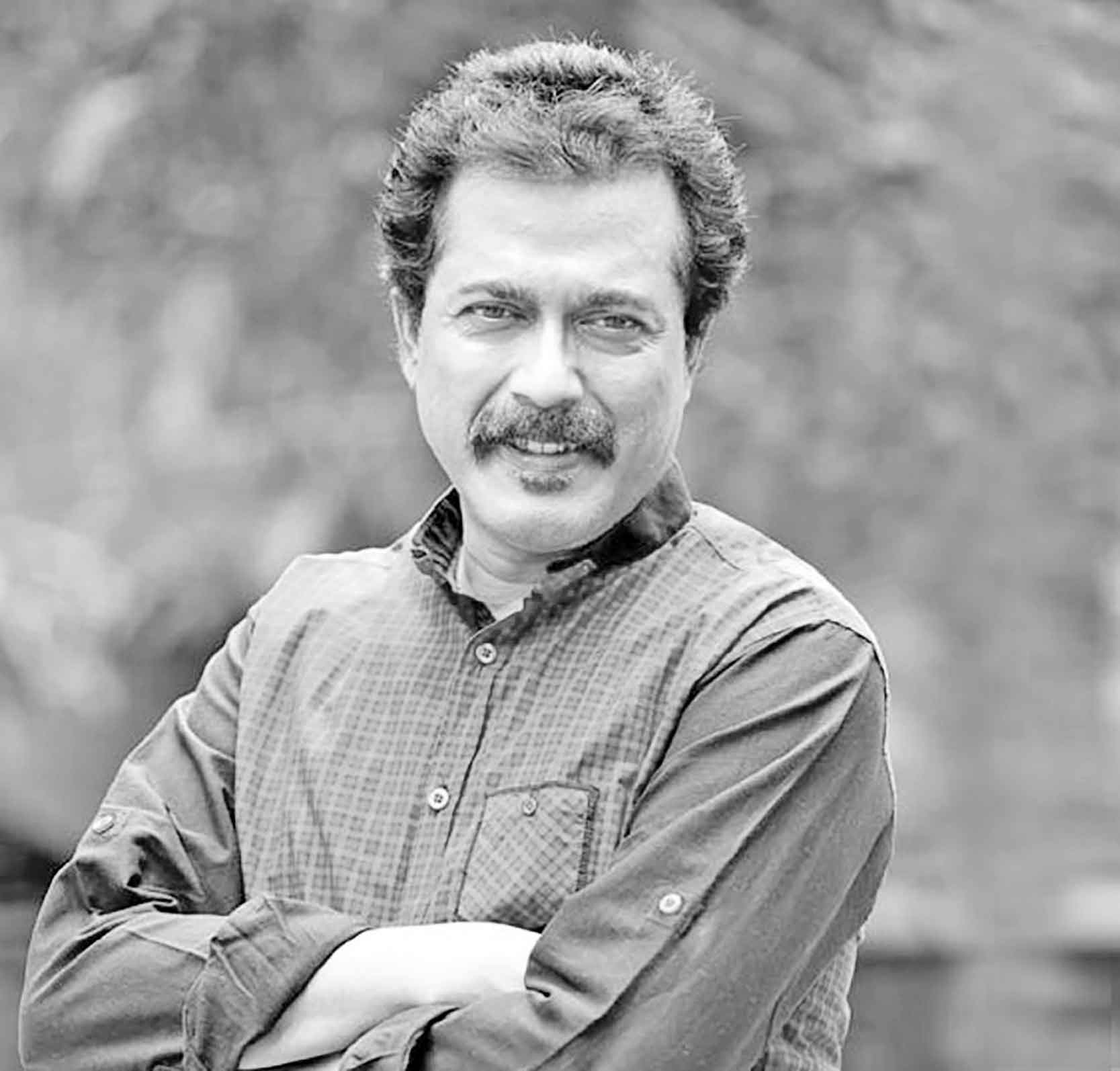 মঞ্চে প্রথমবার নির্দেশনায় ফারুক আহমেদ