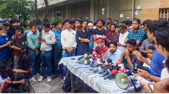 মামলা প্রত্যাহারে ২৪ ঘণ্টার আলটিমেটাম আন্দোলনরত শিক্ষার্থীদের