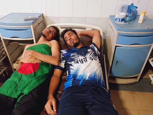মধ্যরাতে শাবিতে ছাত্রলীগের হামলা, গুরুতর আহত তিন শিক্ষার্থী