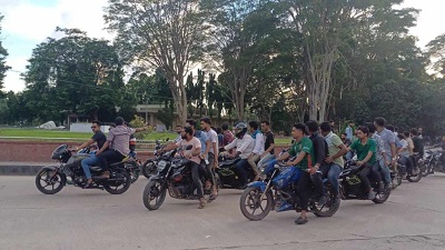 রাজশাহী বিশ্ববিদ্যালয় ক্যাম্পাসে ছাত্রলীগের মহড়া