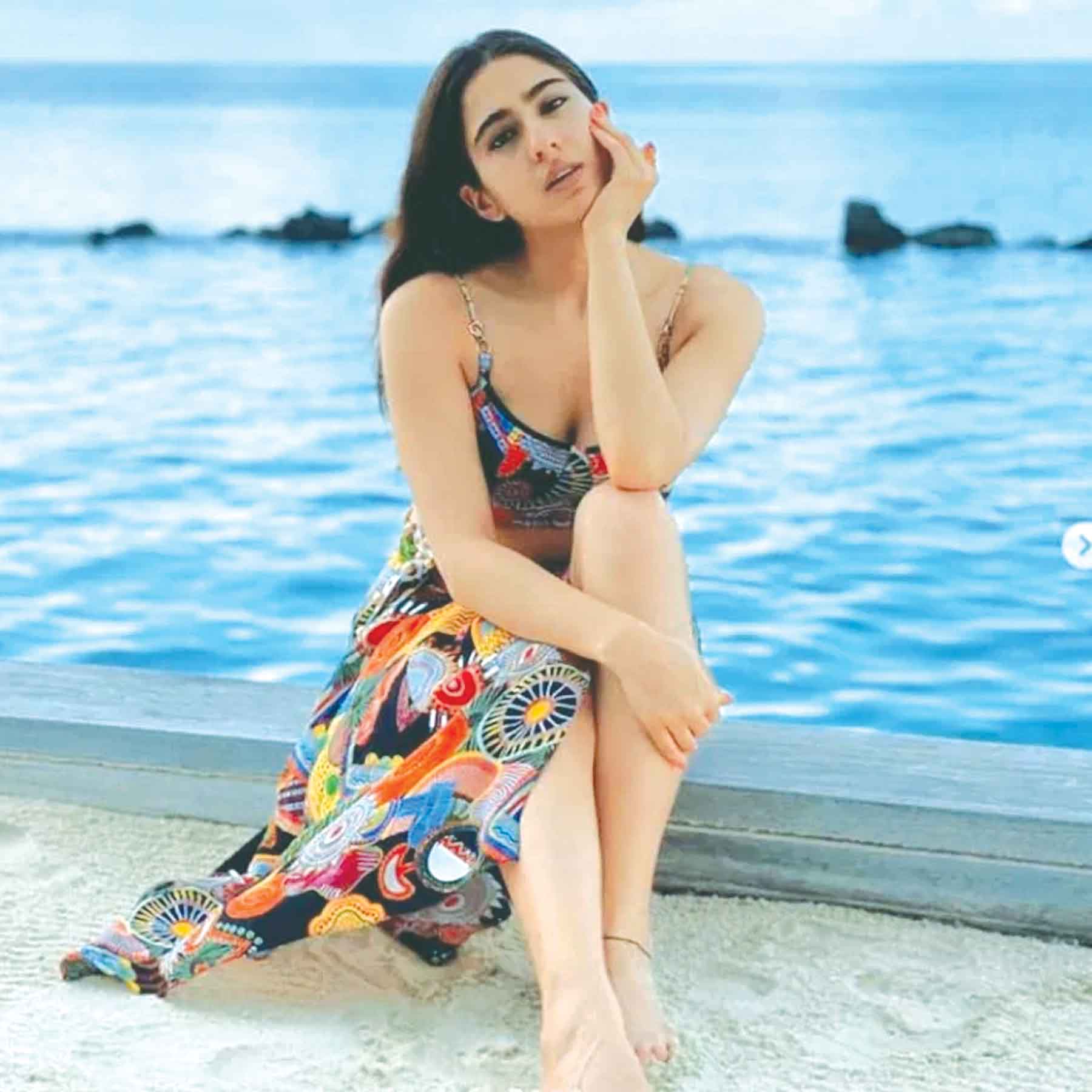 সারা আলিকে নিয়ে পাকিস্তানে নিন্দার ঝড়