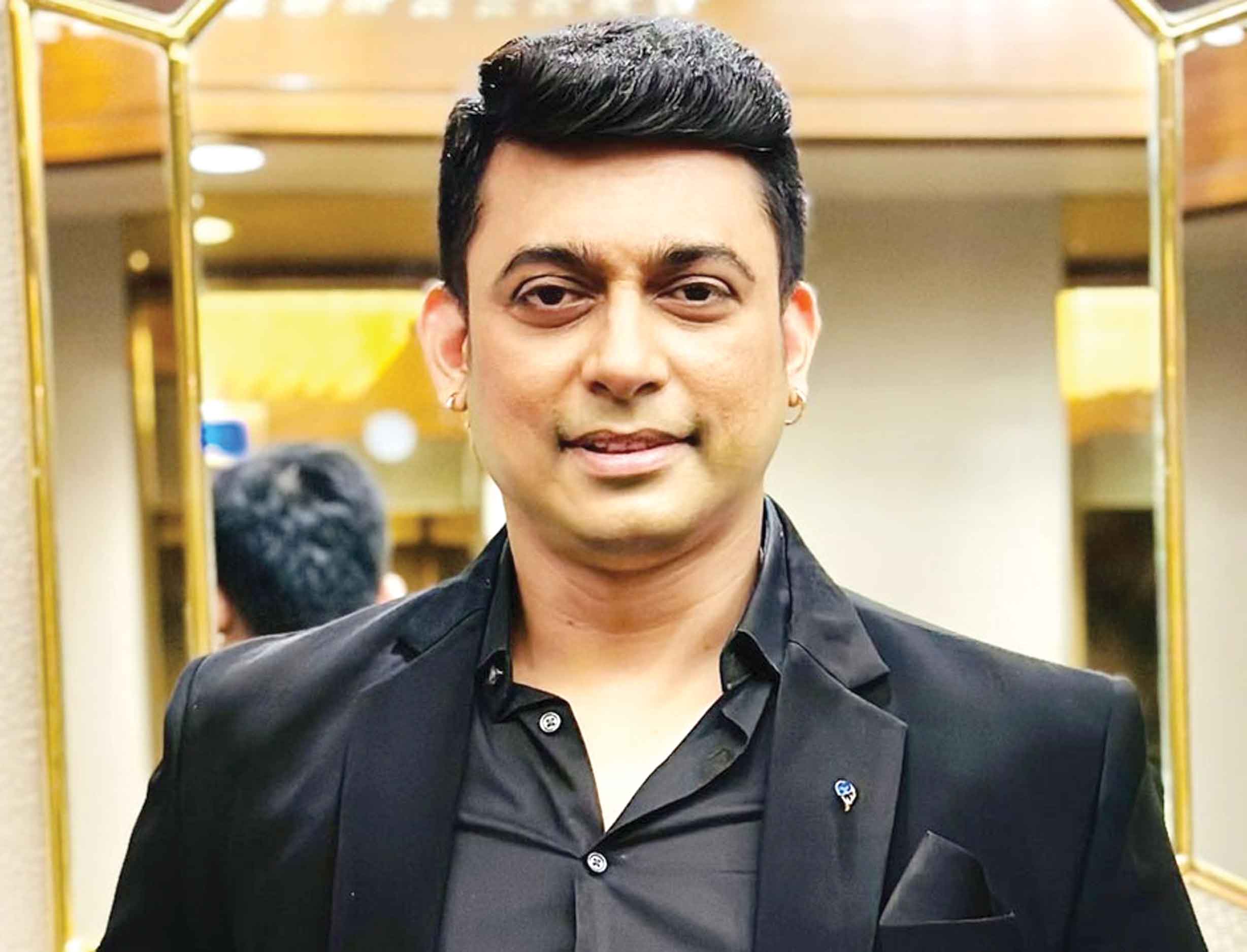 ভক্তের কান্ডে বিস্মিত জায়েদ খান