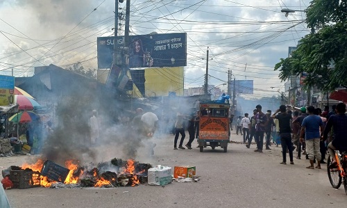 বরিশালে পুলিশ-শিক্ষার্থী দফায় দফায় সংঘর্ষ