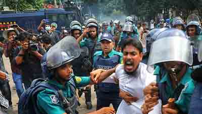 ডাকসুর সাবেক নেতা আখতার আটক