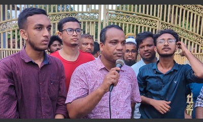 প্রক্টরের আশ্বাসে হলে ফিরলেন আন্দোলনকারী শিক্ষার্থীরা