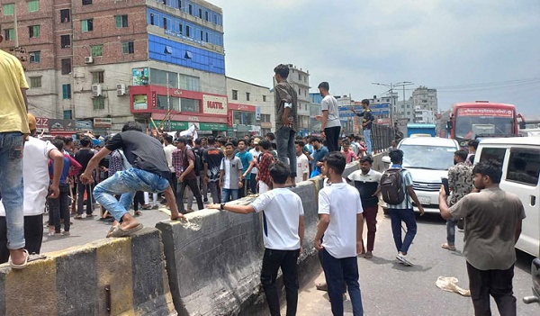 ঢাকা-চট্টগ্রাম মহাসড়ক যাত্রাবাড়ী-রায়েরবাগ অংশ পুরোপুরি বন্ধ