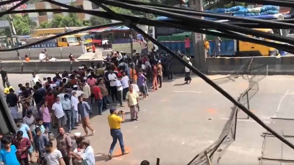 রাজধানীর যাত্রাবাড়ীতে আজও পুলিশ-শিক্ষার্থী সংঘর্ষ চলছে, গুলিবিদ্ধ ২