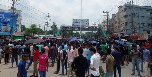 সিলেট-সুনামগঞ্জ সড়ক অবরোধ শাবি শিক্ষার্থীদের